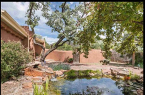 Come and enjoy Casita Los Sueños near the Plaza!